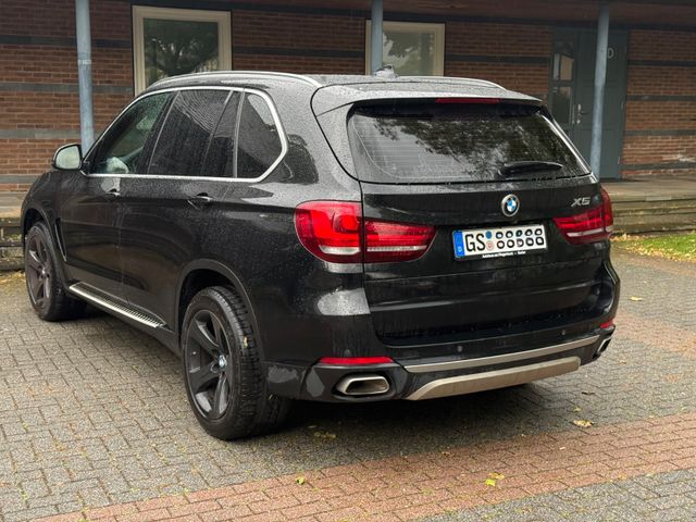 BMW X5 xDrive30d 7 Sitze Pano 