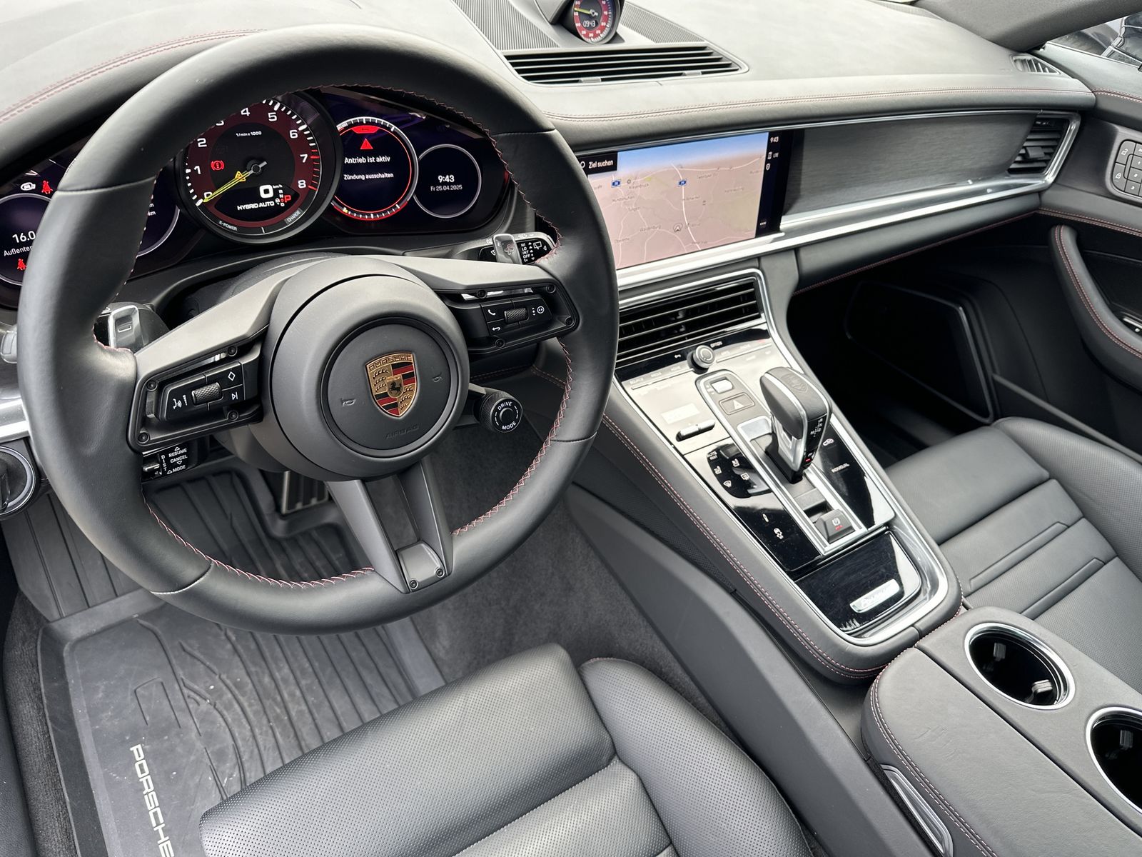 Fahrzeugabbildung Porsche Panamera 4 E-Hybrid PlatinumEd NAV+LED+360°+PANO