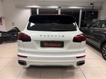 Porsche Cayenne - 5