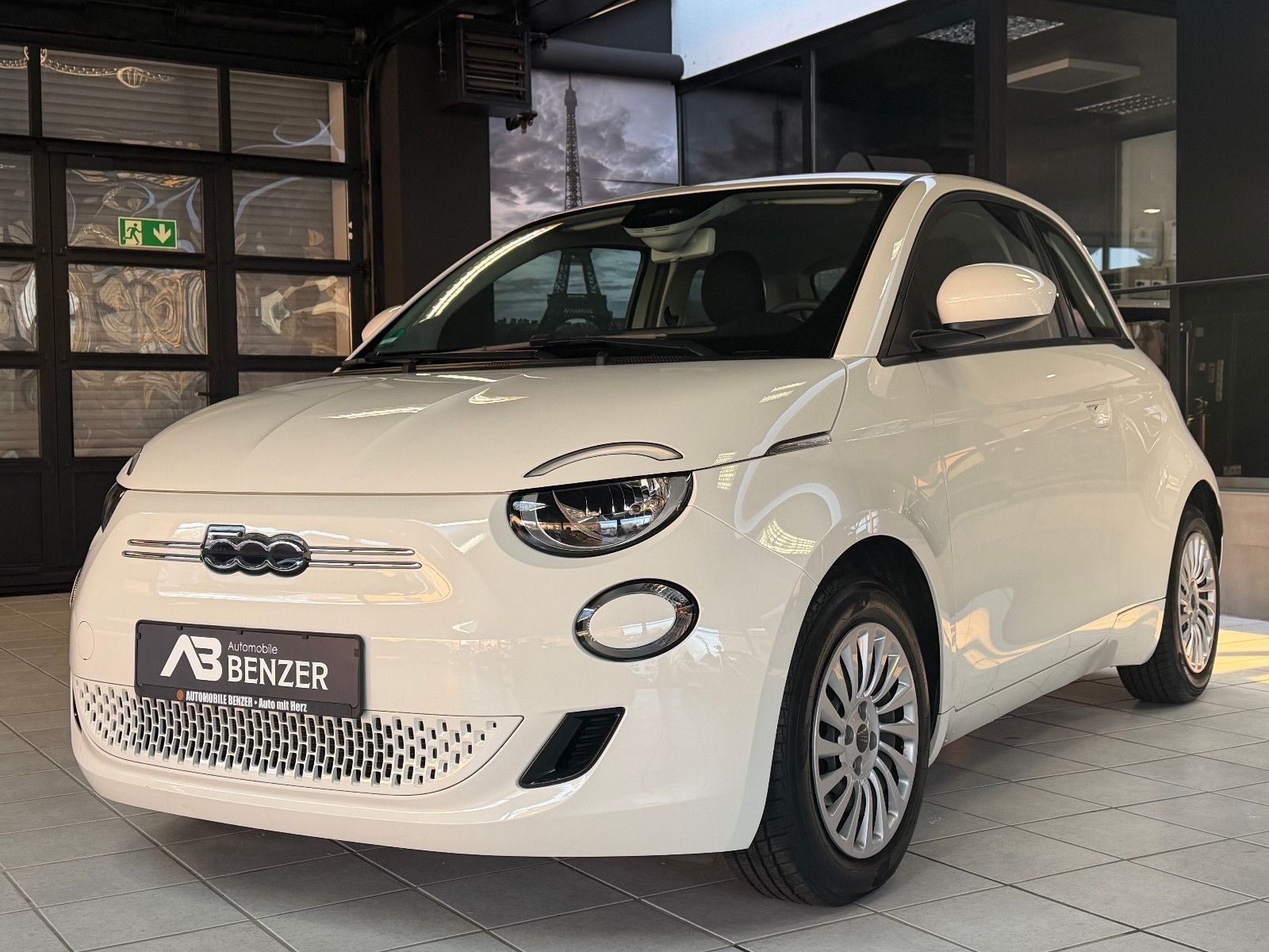 Fahrzeugabbildung Fiat 500e/TEMPOMAT/APPLE/KLIMA/SPURHALTEASSISTE