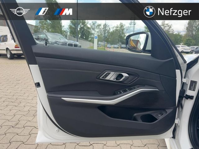 BMW 330, 2023 — 14