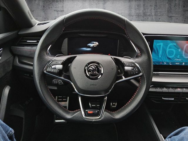 Octavia Combi RS 1.4TSI iV HeadUp Kamera