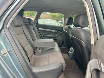 Audi A6 Allroad - 11