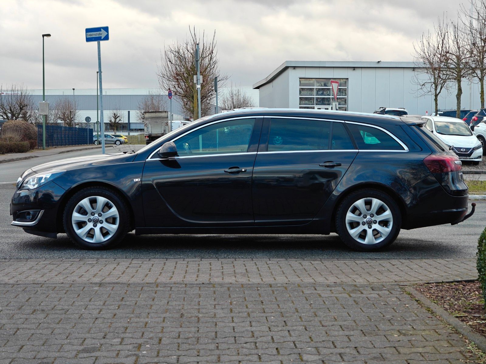 Fahrzeugabbildung Opel Insignia Sports Tourer Innovation - LHZ, Navi -