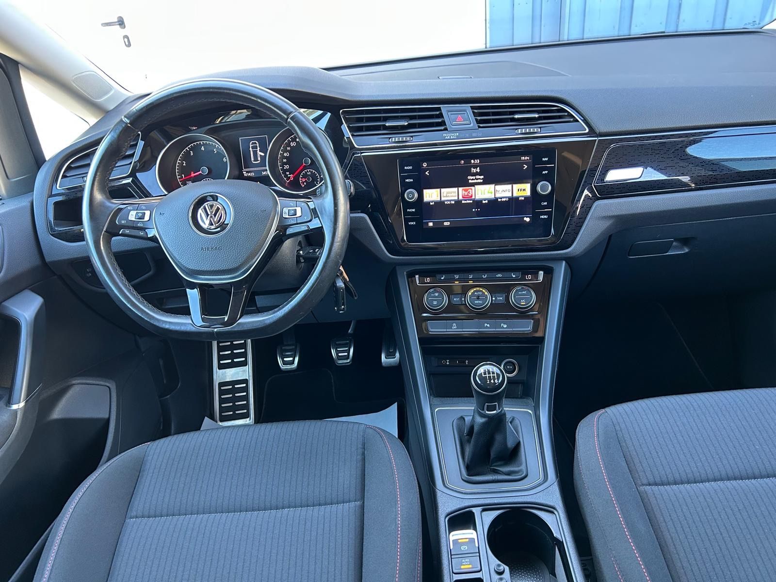 Fahrzeugabbildung Volkswagen Touran 1.4 TSI Sound°7 Sitzer°Navi°Shz°