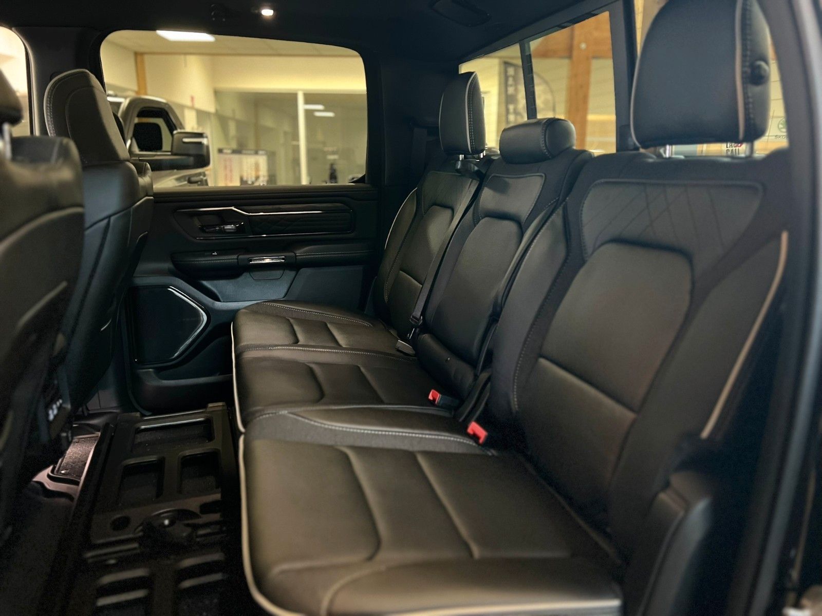 Fahrzeugabbildung Dodge RAM 1500 Limited Night H/O 3.0L MY25 / MFT