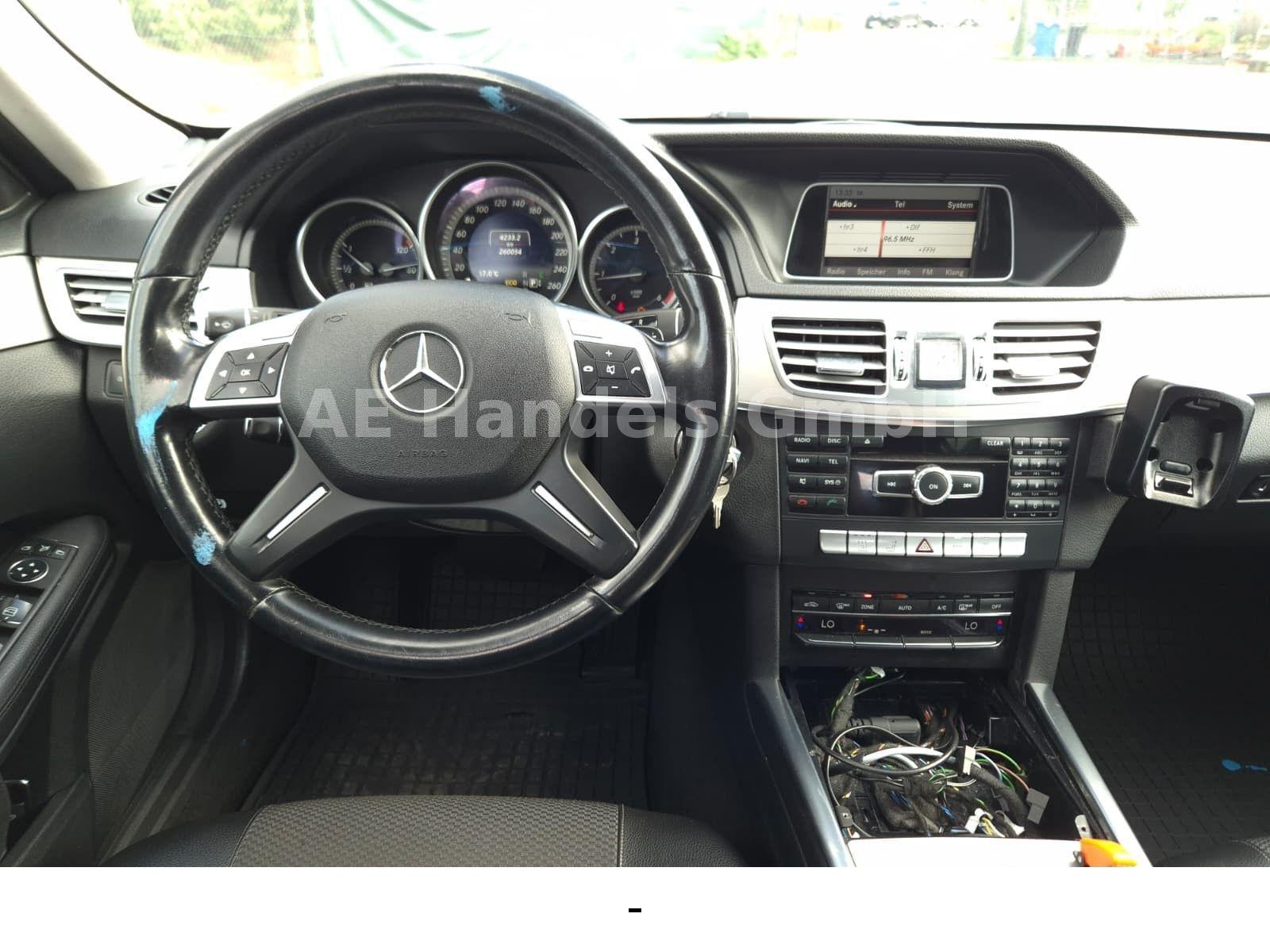 Mercedes-Benz E250 2013 — photo 25