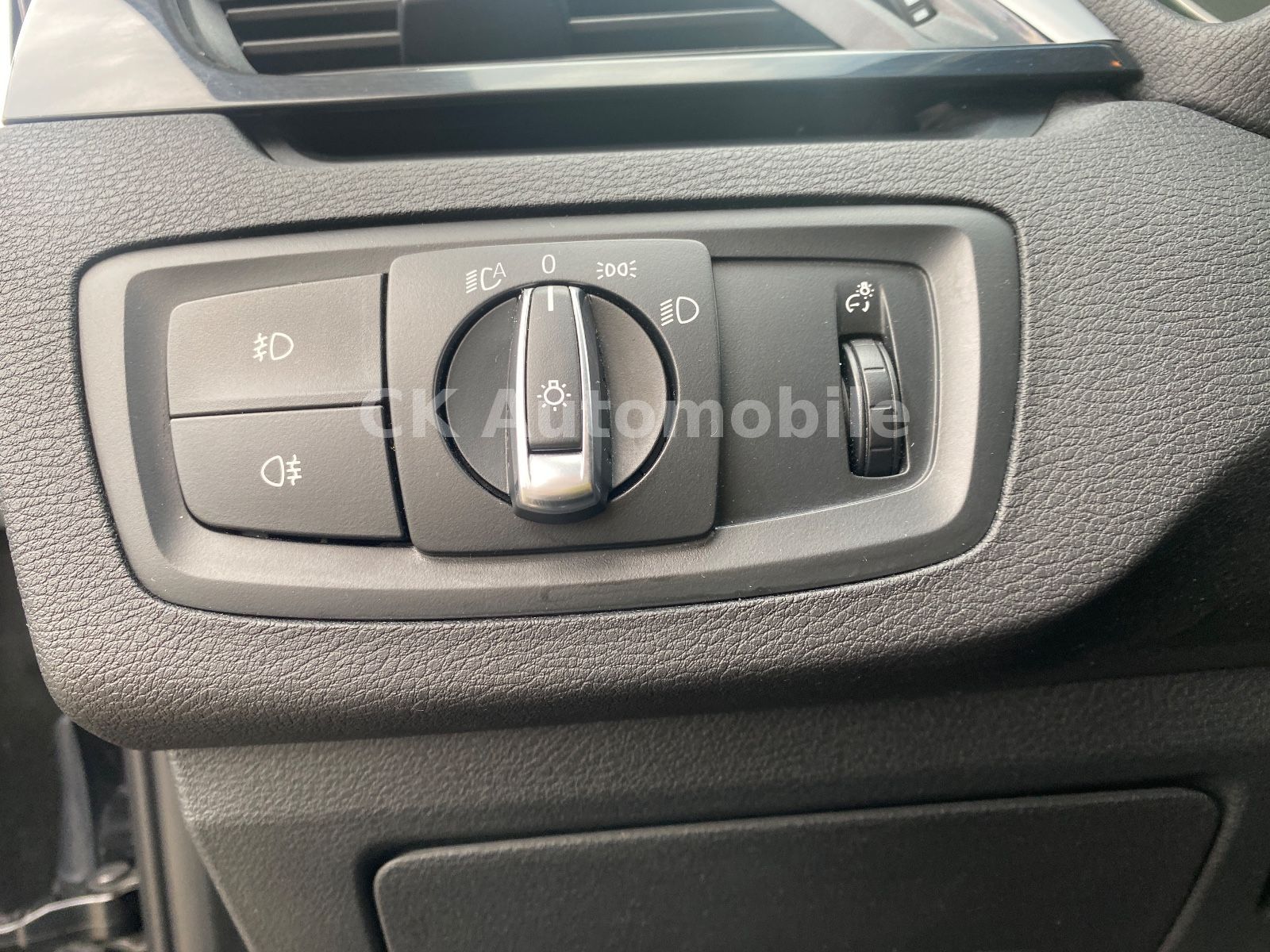 Fahrzeugabbildung BMW X1 xDrive 20d Advantage Autom./Navi/Pano/LED/PDC