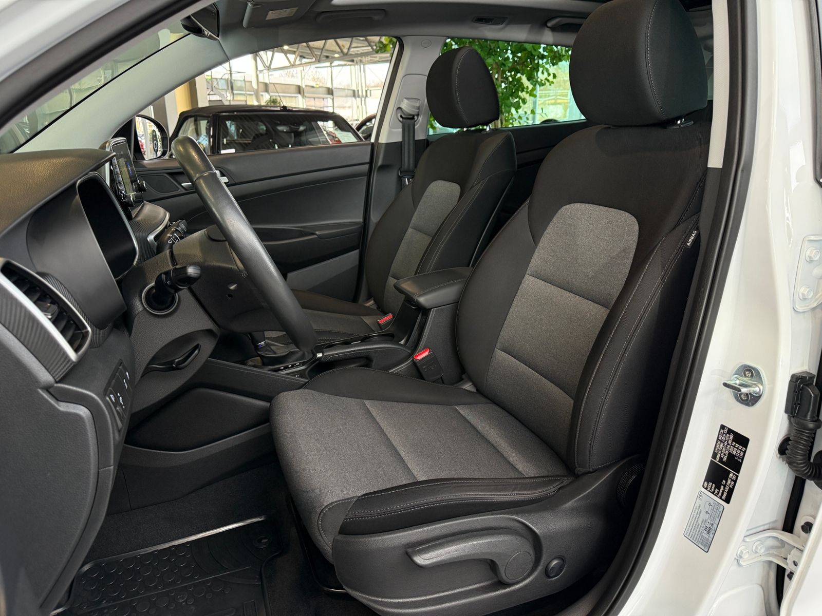Fahrzeugabbildung Hyundai TUCSON Premium 4WD PANO AHK LED