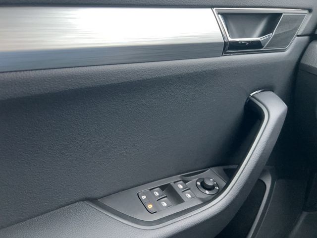 Superb Combi 2.0TDI DSG Ambition AHK