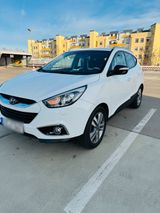 Hyundai ix35  2,0    4WD - Hyundai ix35 aus 2014 mit Diesel-Antrieb: Geländewagen