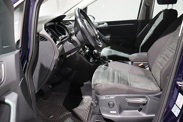 Touran 1.8TSI Highline179PS NAVI TEMPOMAT 7Sitze