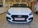 Hyundai i30 N Line / NAVI / LED / - Hyundai i30 mit Benzin-Antrieb: Weiß