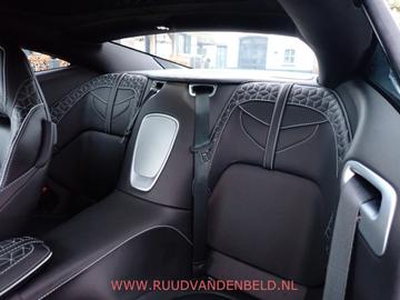 2019 Aston Martin DBS — миниатюра 13