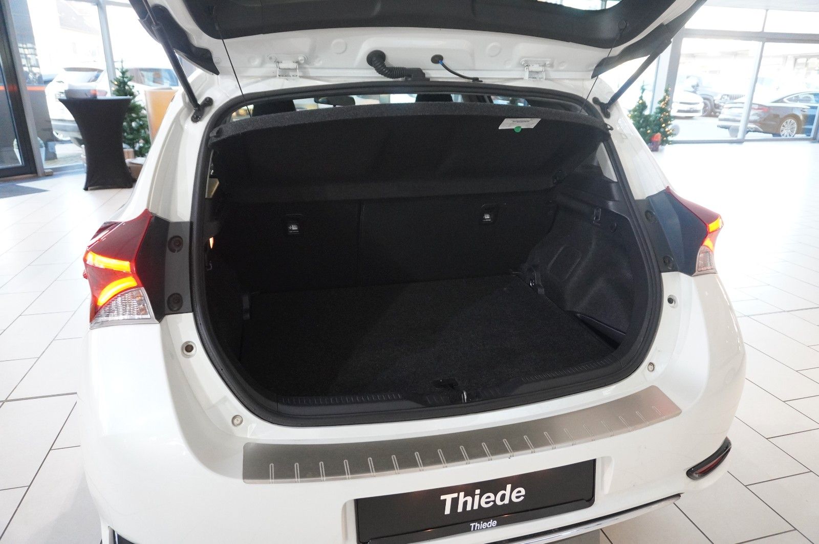 Fahrzeugabbildung Toyota Auris 1.2 LIM. DESIGN EDITION NAVI/LED/KAMERA/SH