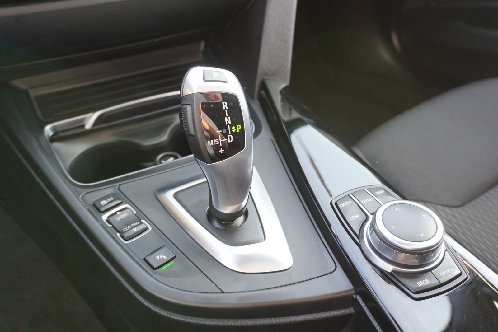 BMW 318i Advantage LED Navi AHK Tempomat Schiebedach foto 25