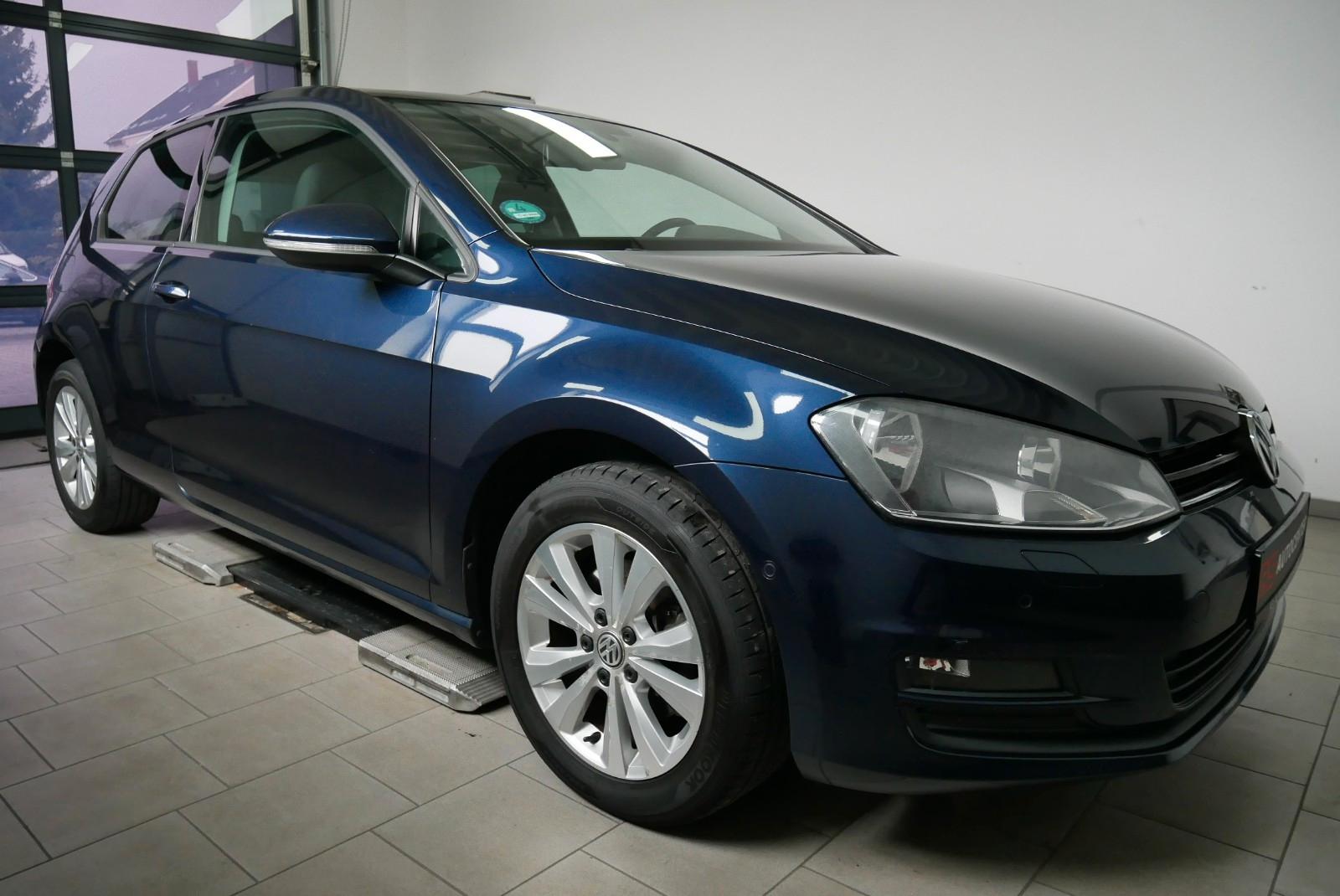 Volkswagen Golf VII Lim. Sportsitze Panorama Sitzheiz. PDC