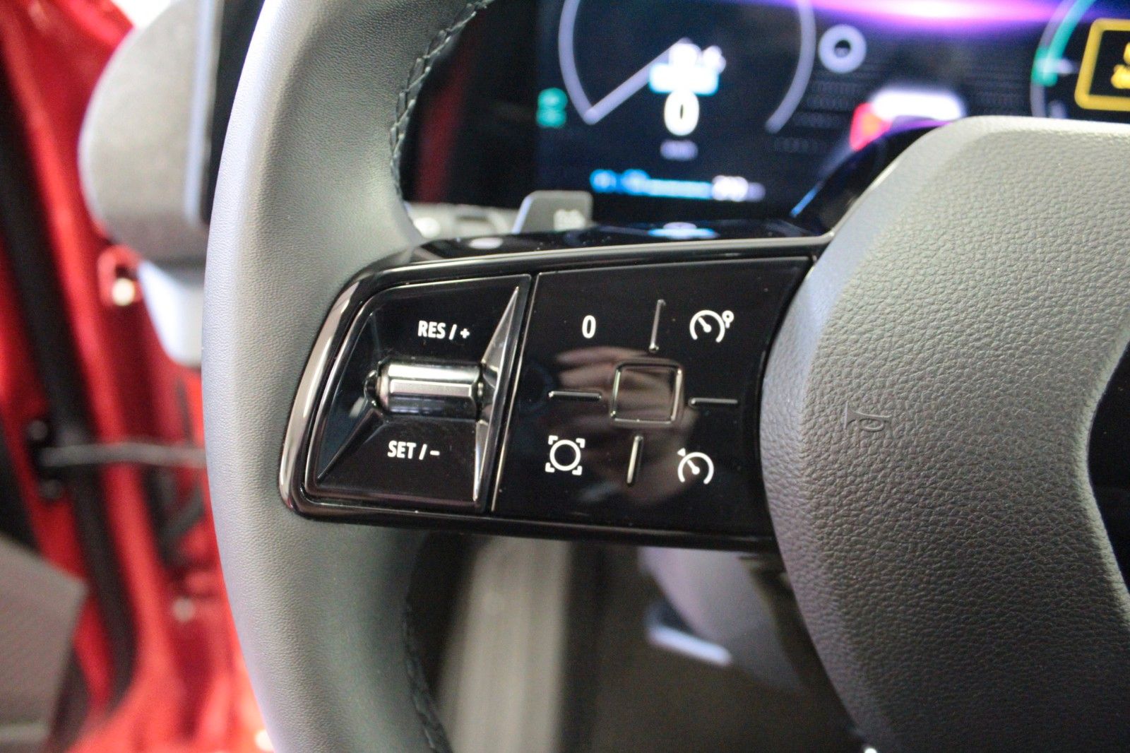 Fahrzeugabbildung Renault Megane E-Tech Electric Equilibre  boost charge