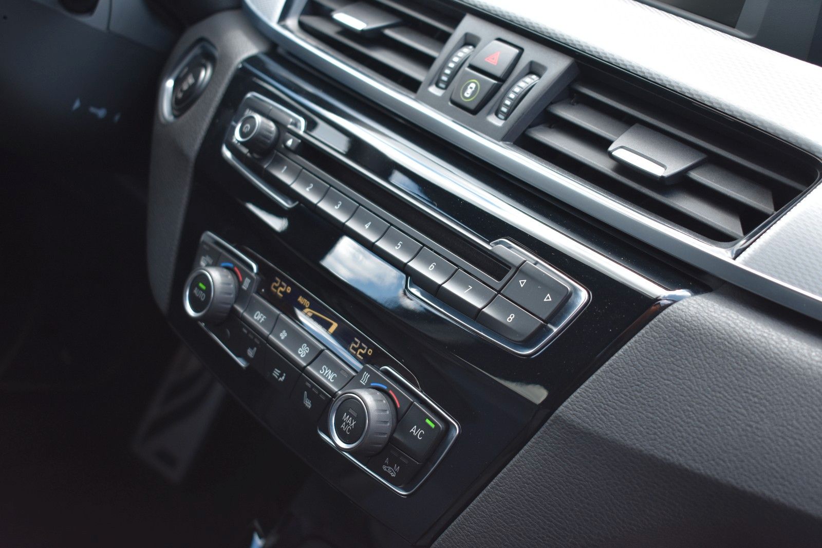 Fahrzeugabbildung BMW X1 Baureihe X1 sDrive 18 d M Sport