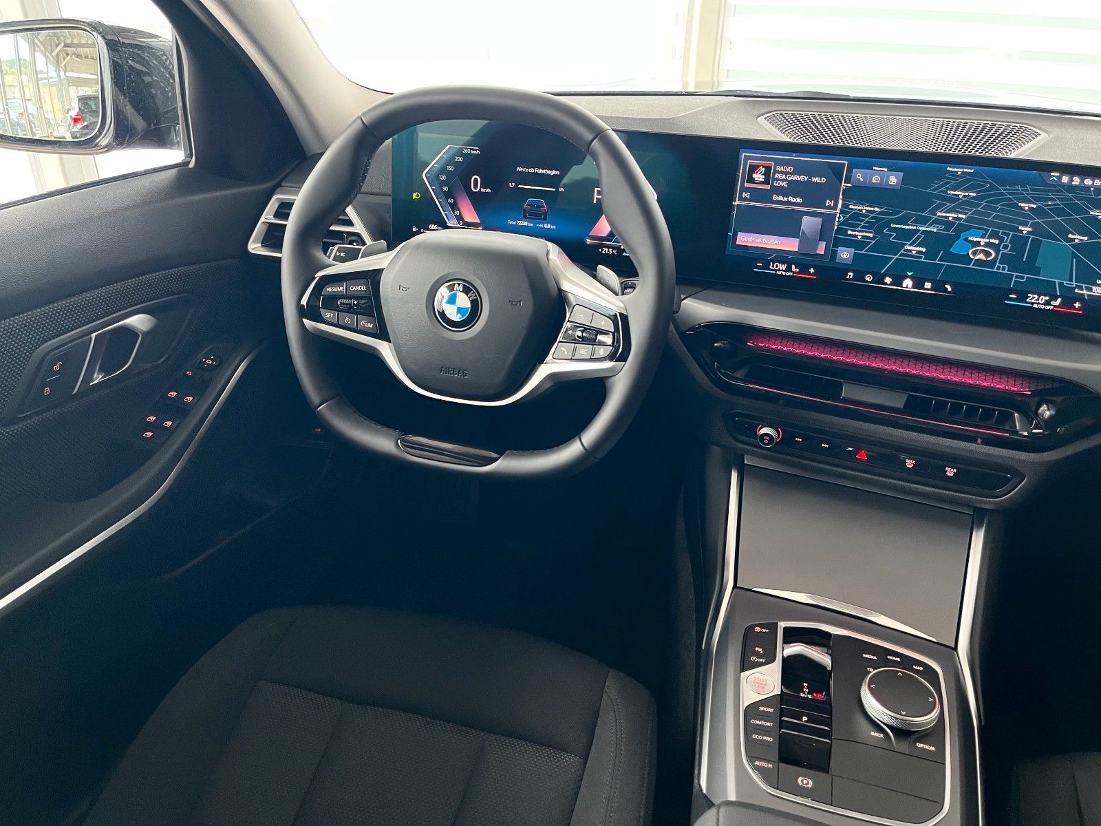BMW 318i Widescreen KAMERA Driv.Assist. Unfallfrei foto 11
