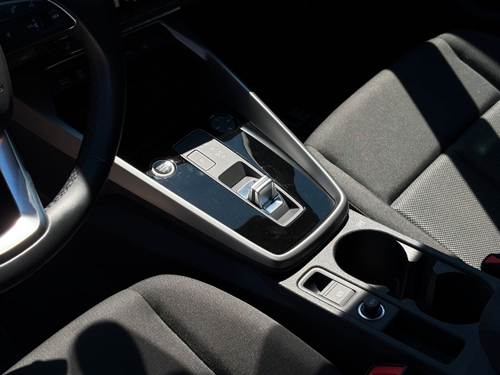 Fahrzeugabbildung Audi A3 Sportback 40 TFSIe Schiebedach KZG ACC CAM