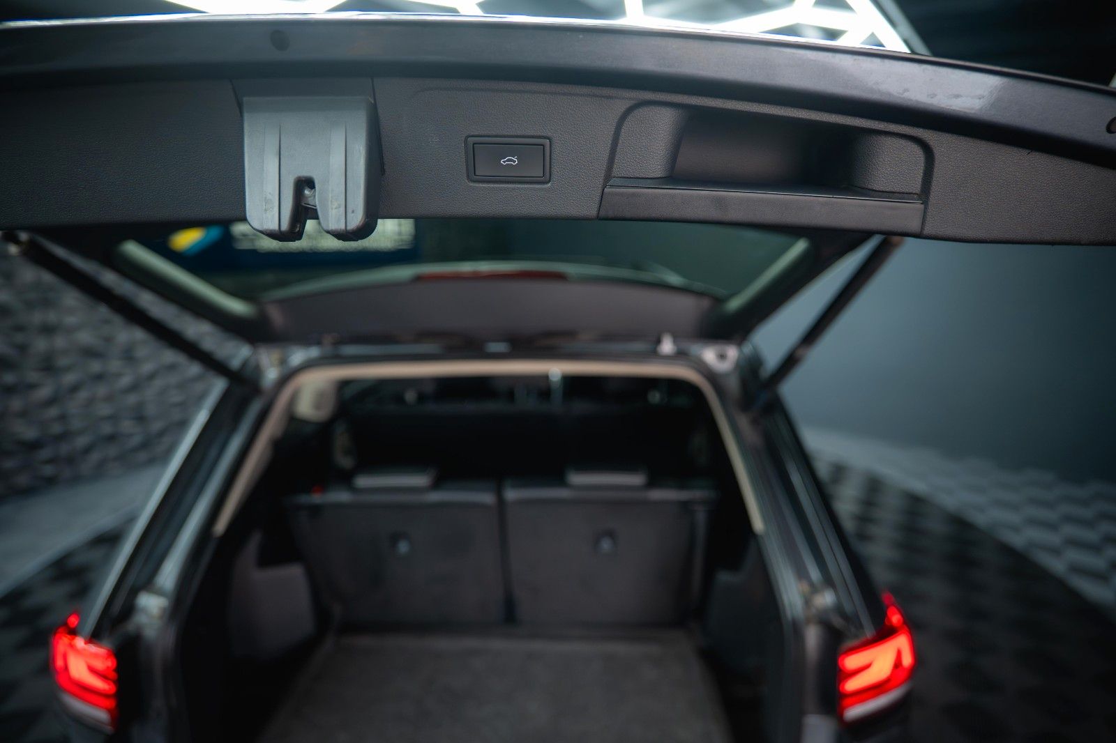 Fahrzeugabbildung Volkswagen ATLAS 3.6 4x4 SEL PREMIUM Black Line *7 Sitze*