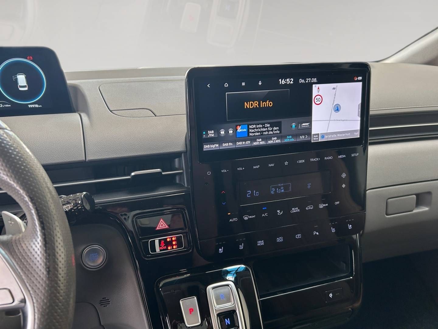 Fahrzeugabbildung Hyundai STARIA 7-Sitzer SIGNATUR/PDC/Navi/Rückfahrkamera