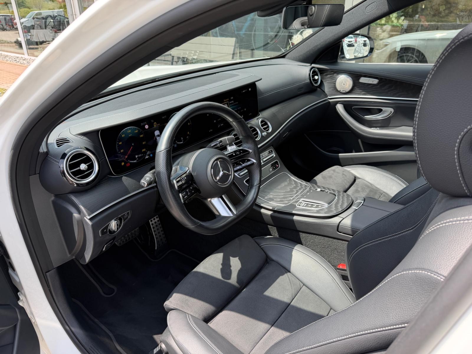 Mercedes-Benz E 220 d AMG-Line /Panoramadach/MFL