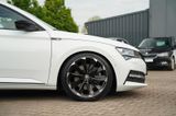 Skoda SUPERB COMBI SPORTLINE 2.0 DSG ANHÄNGERKUPPLUNG - mit Benzin-Antrieb: Kombi, Anhängerkupplung