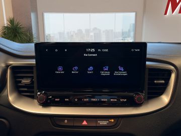 Kia Ceed SW 1.5T Kamera Klima Sitzheizung CarPlay