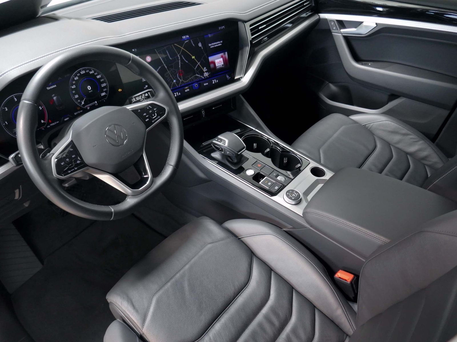 Fahrzeugabbildung Volkswagen Touareg 3.0 TDI V6 4MOTION | LED RFK ACC Navi