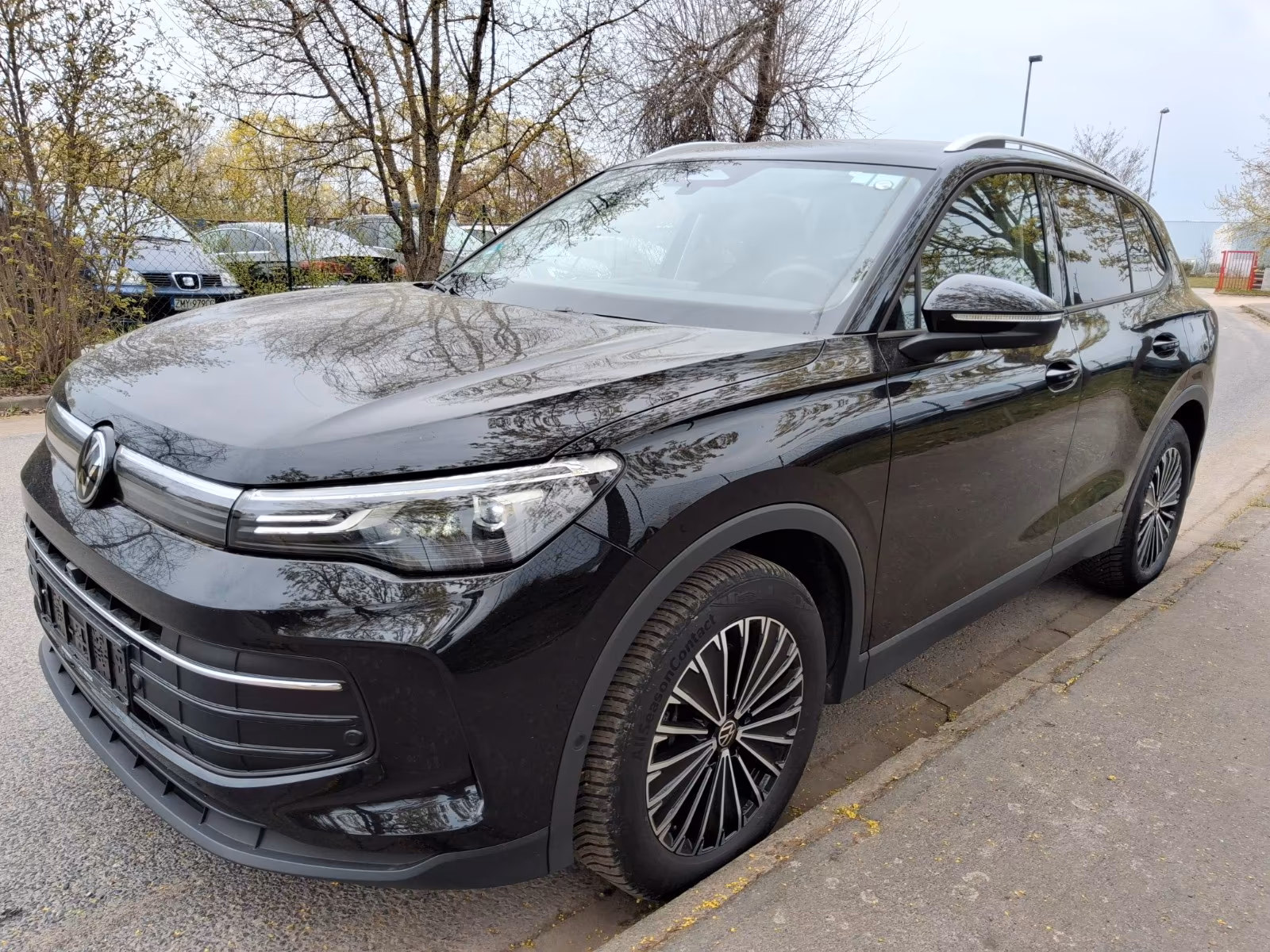 Volkswagen Tiguan 2.0/NAVI/AHK/SHZ/ALCANTARA/LIFE/360 CAM