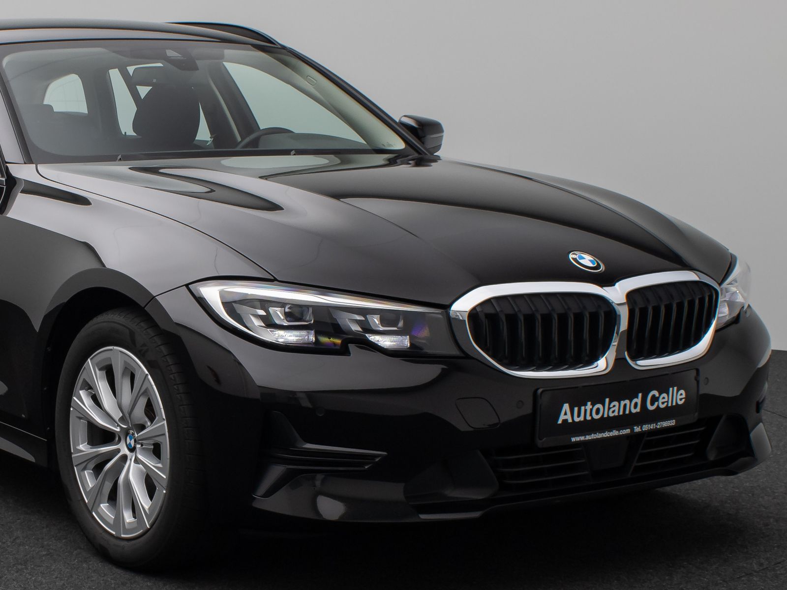 Fahrzeugabbildung BMW 320d Alarm PDC Stop&GO DAB AHK HiFi Fernlich LED
