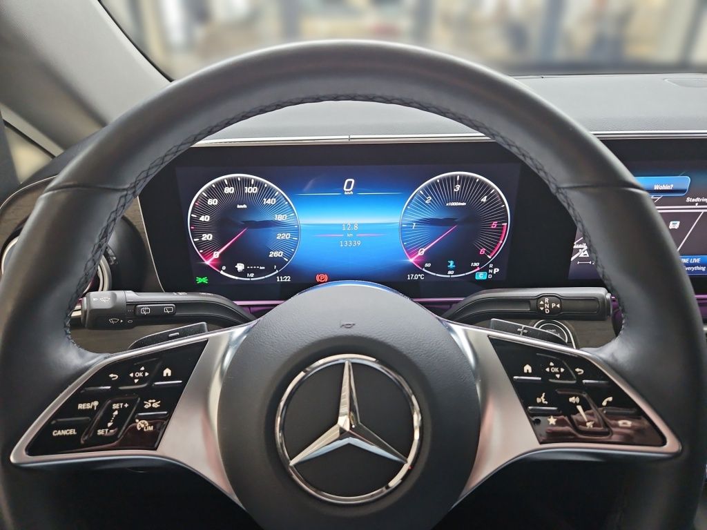 Fahrzeugabbildung Mercedes-Benz V 300 d AVG Lang 7 Sitze 2,5t AHK LED EASY-PACK