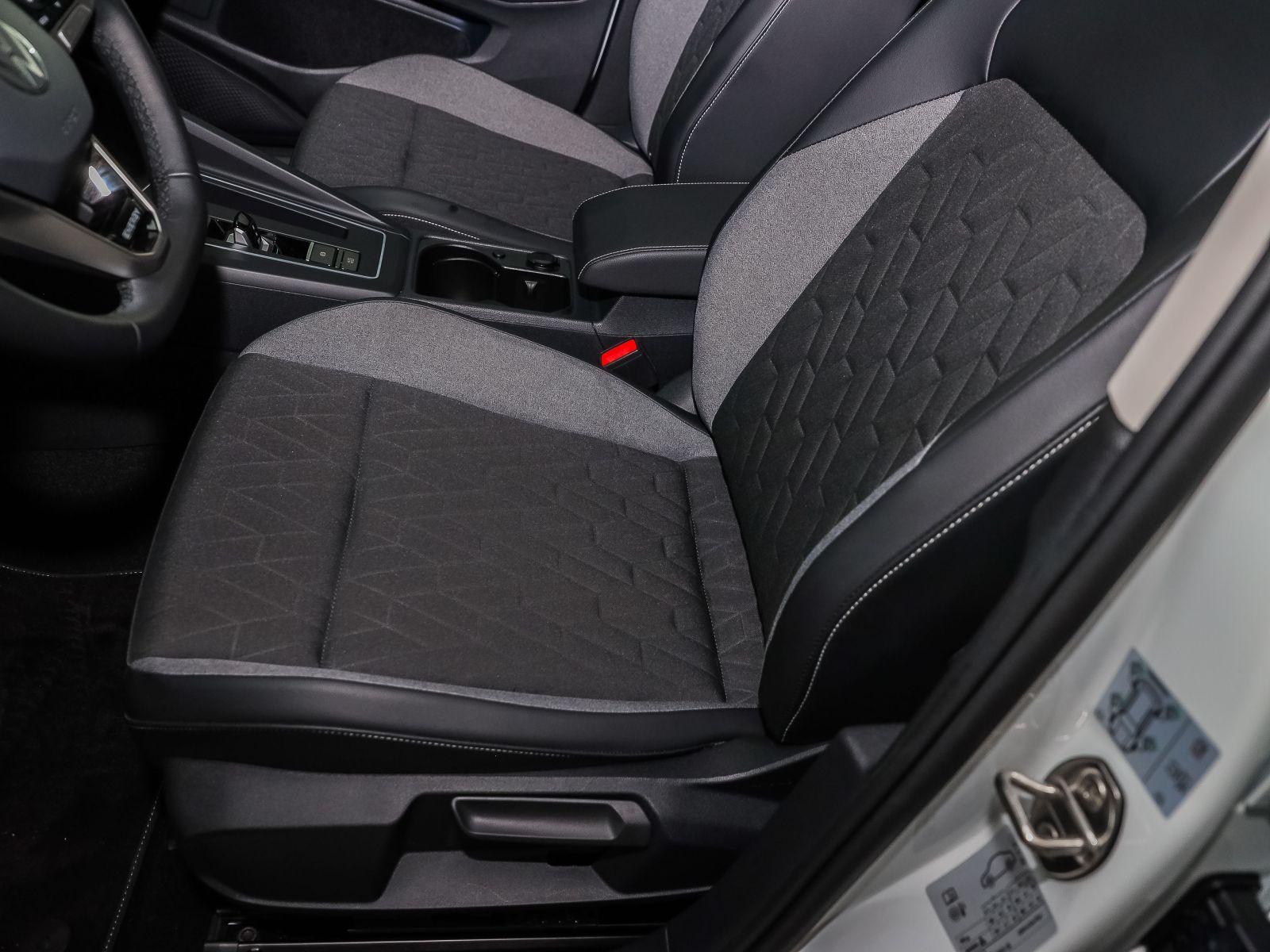 Volkswagen Golf VIII 1.5 eTSI DSG ENERGY, Navi, LED, Rückfa, миниатюра 13