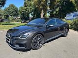 Volkswagen Arteon 2.0 TSI 200kW  DSG 4MOTION R-Line/ AHK/ - Volkswagen Arteon in Düsseldorf