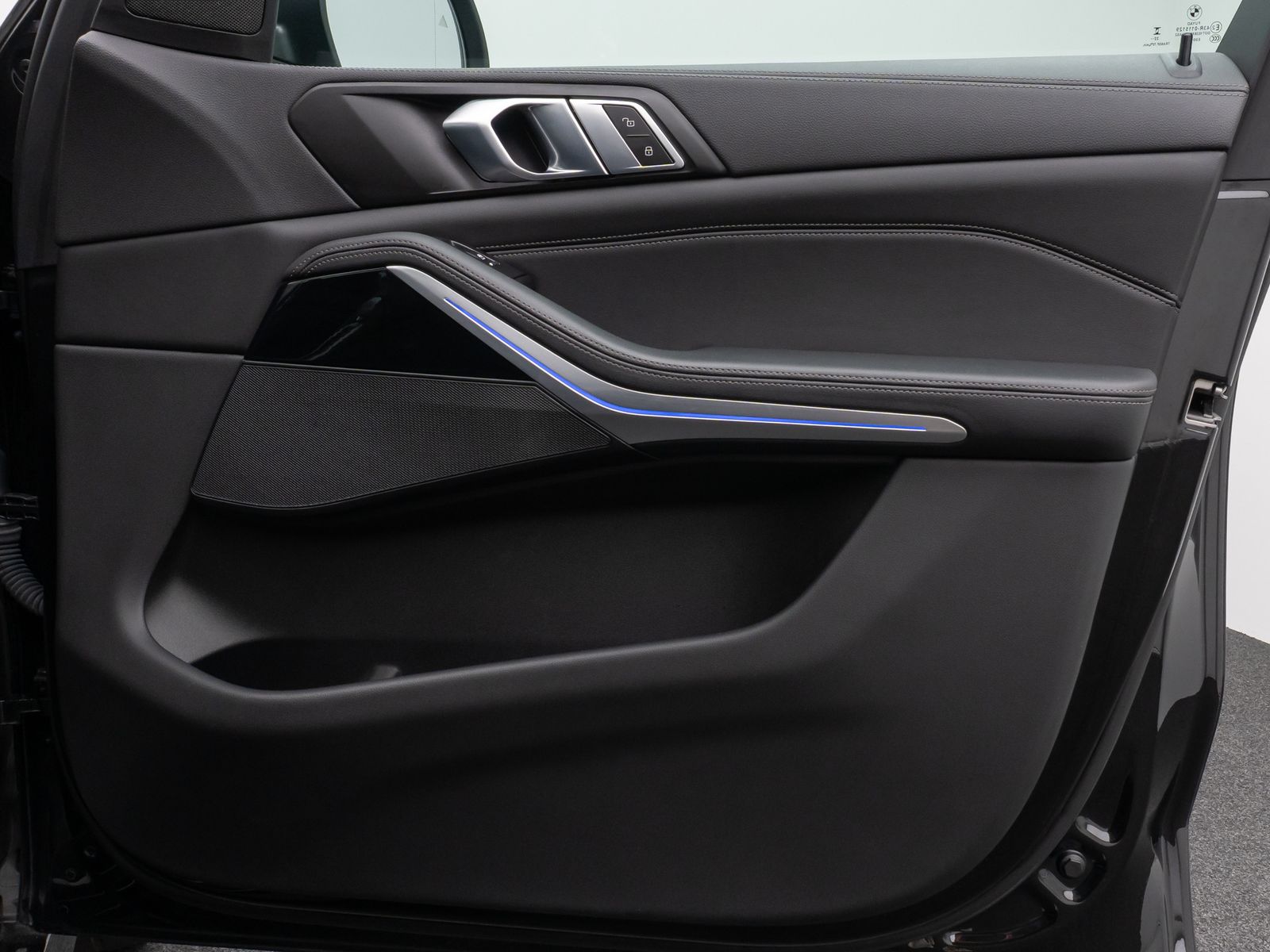 Fahrzeugabbildung BMW X5 xD30d M Sport Panorama 360°HUD HiFi Komfort