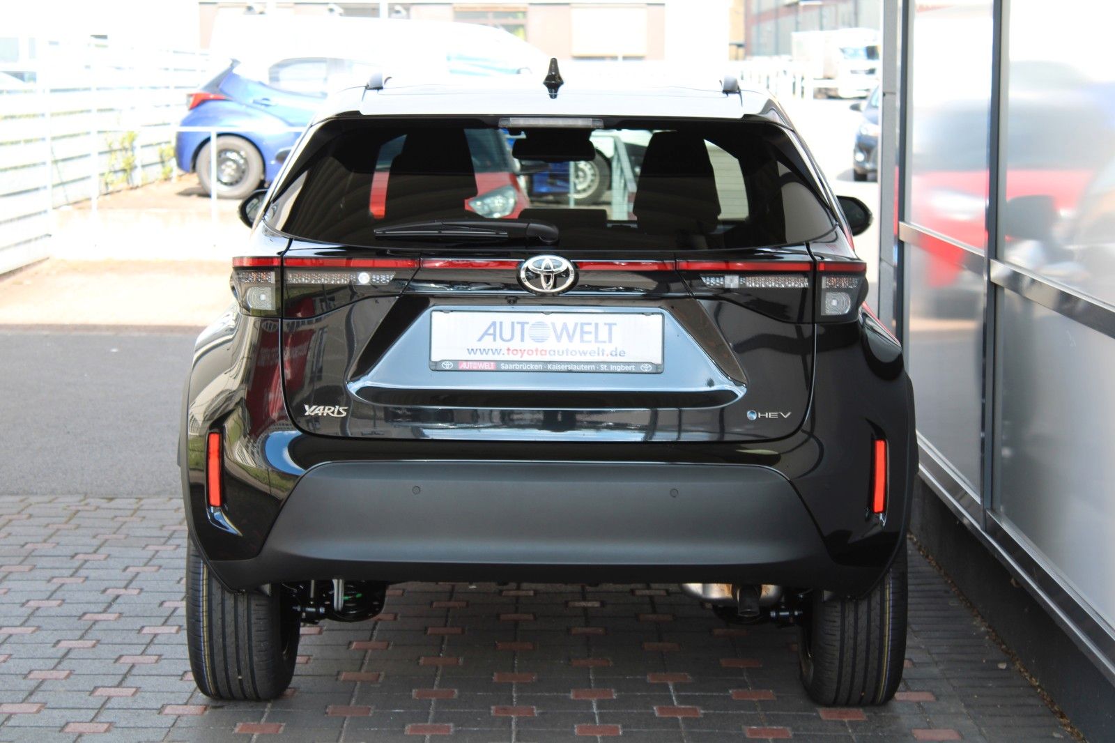 Fahrzeugabbildung Toyota Yaris Cross Hybrid Teamplayer+Winter+Safety