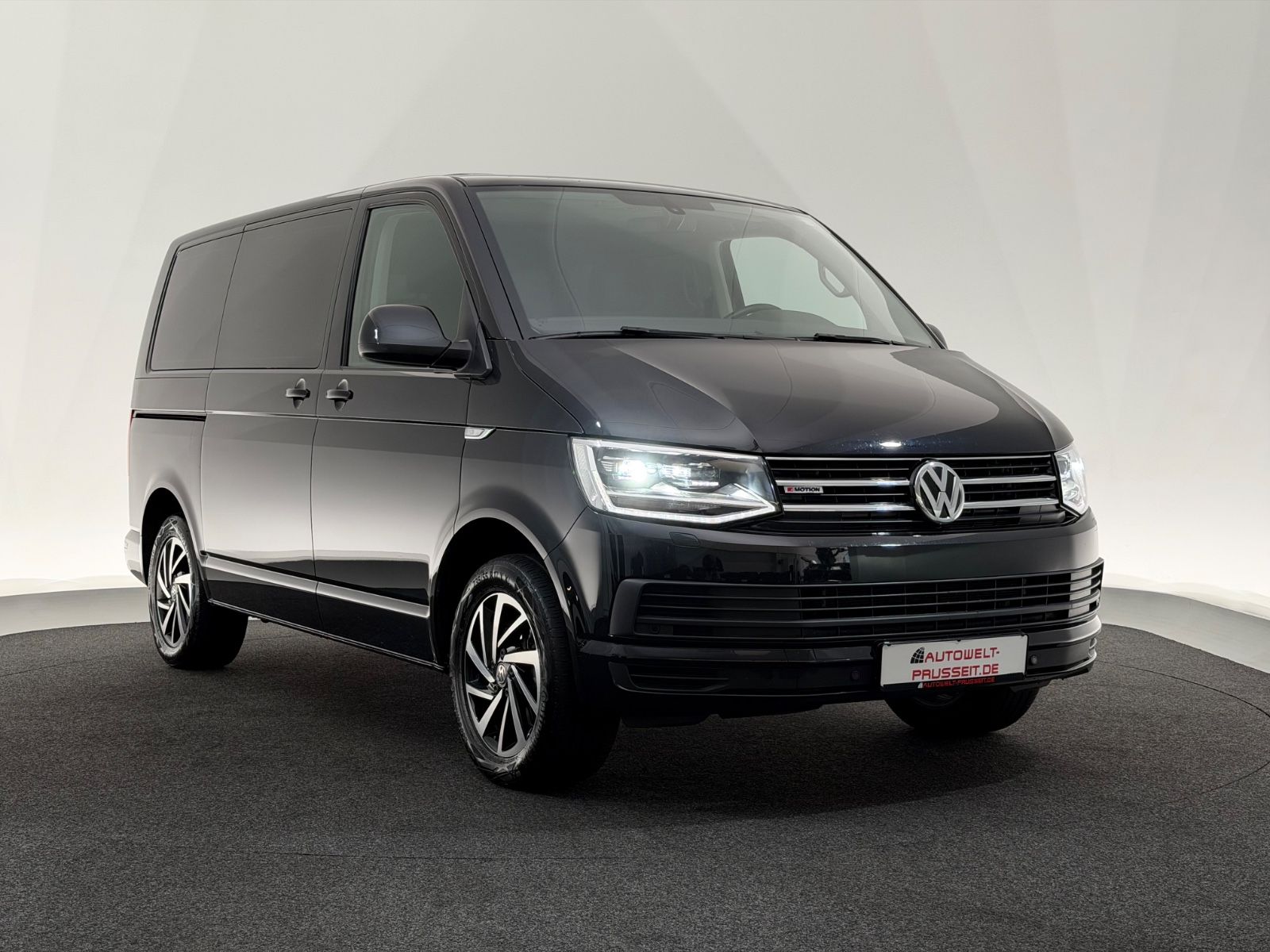 Gebrauchtwagen Volkswagen T6 Multivan T6 Multivan 2.0 TDI 4Mo*COMFORTLINE*LED-AHK-APP in Horb am Neckar
