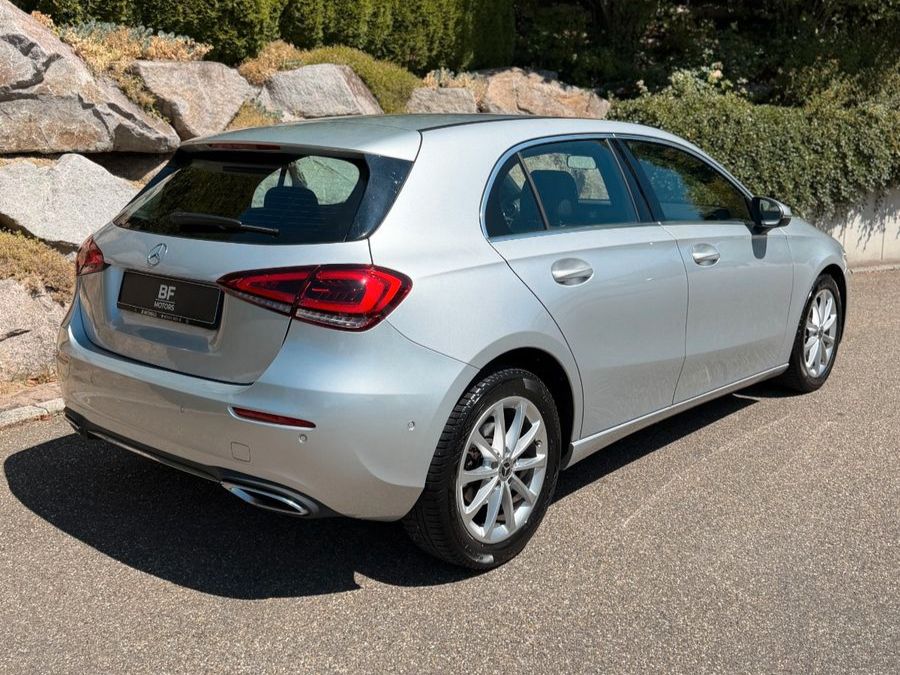 Mercedes-Benz A 200 LED LIVE TRAFFIC MBUX INDUKTION PARK ASS foto 5