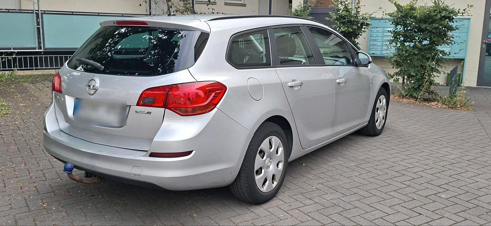 Opel Astra 2012 — engine 95 HP (70kW)