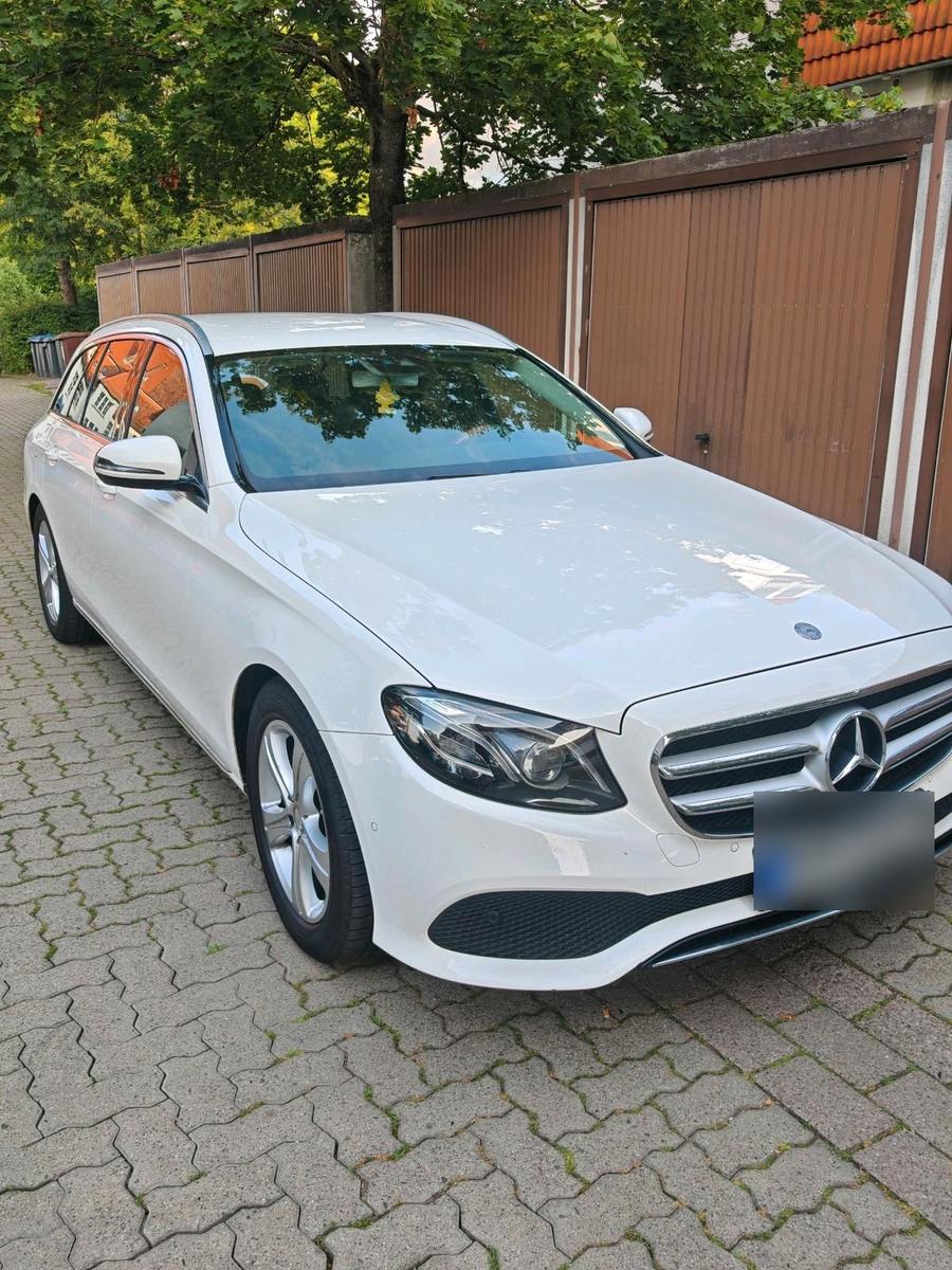 Mercedes-Benz E 220