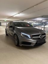Mercedes-Benz A 45 AMG *Recaro Sitze*Perfor. Abgas*NightPaket - Mercedes-Benz A 45 AMG