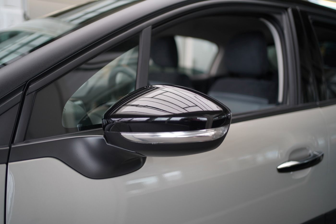 Fahrzeugabbildung Citroën C3 PureTech 110 EAT6 Elle Automatik Sitzheizung