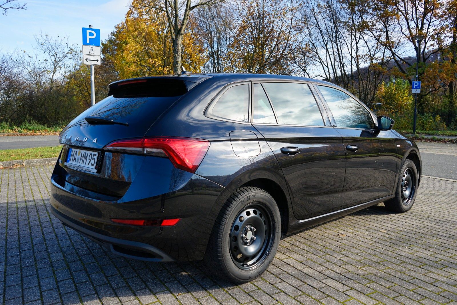 Fahrzeugabbildung SKODA Scala Tour