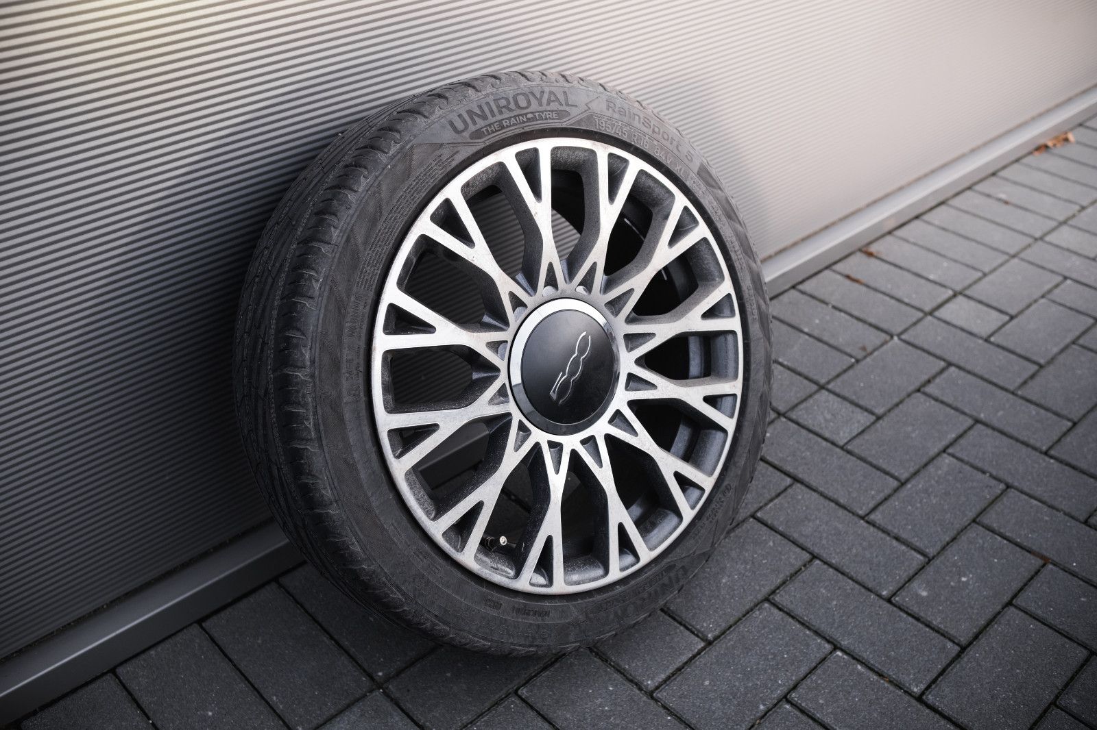 Fahrzeugabbildung Fiat 500C Cabrio Sport-Klima-PDC-Sitzheiz.-Blue&Me