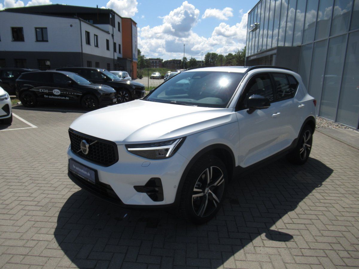Volvo XC40 B4 Plus Dark imagem 2