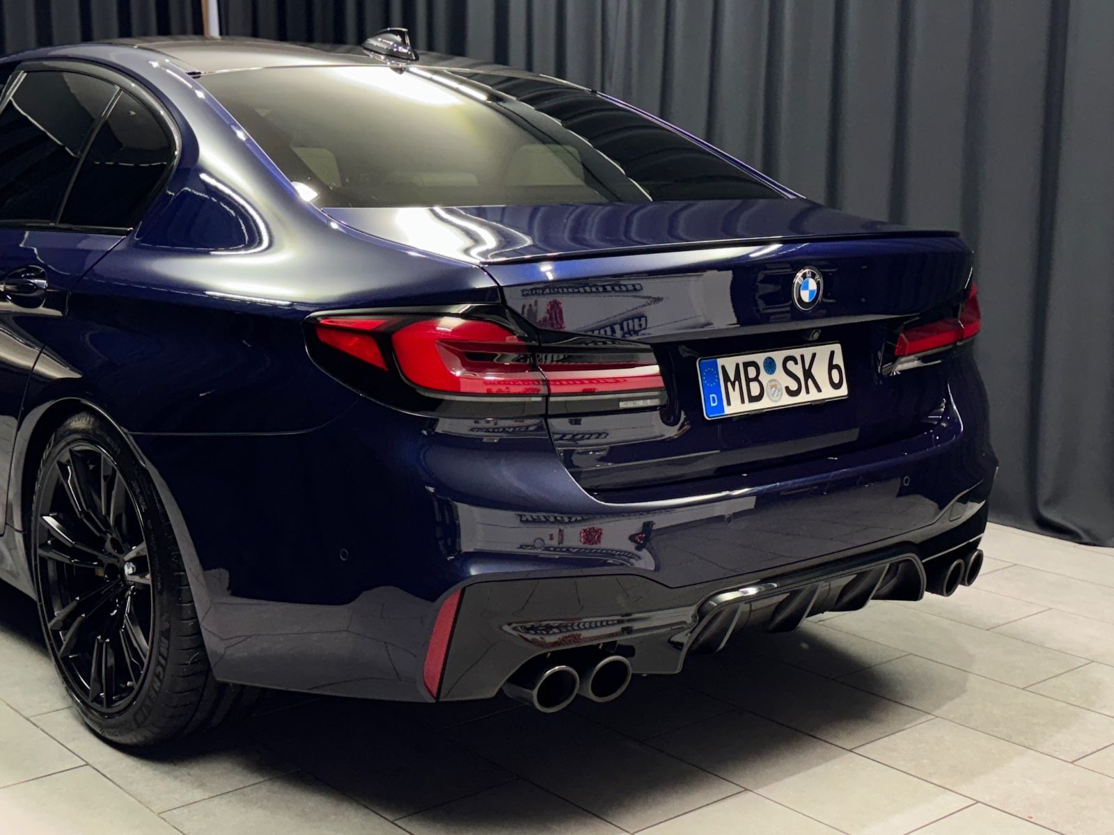 Fahrzeugabbildung BMW M5 LIM|BOWERS|TV|KERAMIK|INDIVIDUAL|VOLL