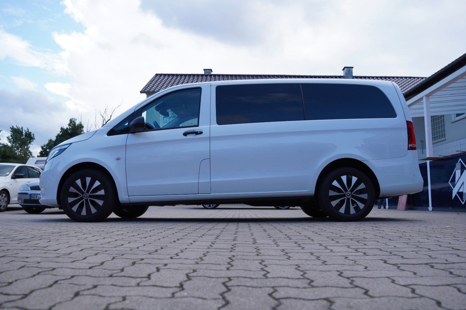 Fahrzeugabbildung Mercedes-Benz Vito Tourer 114CDI Pro lang*AHK*NAVI*SHZ*Standh*