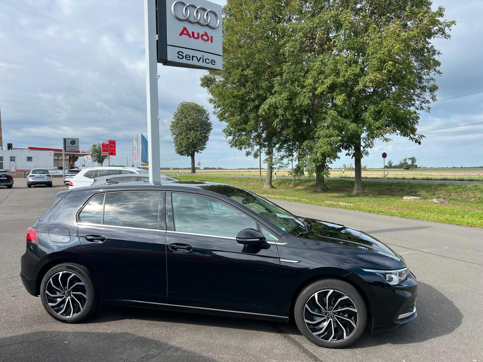 Volkswagen Golf VIII Lim. Style eTSI